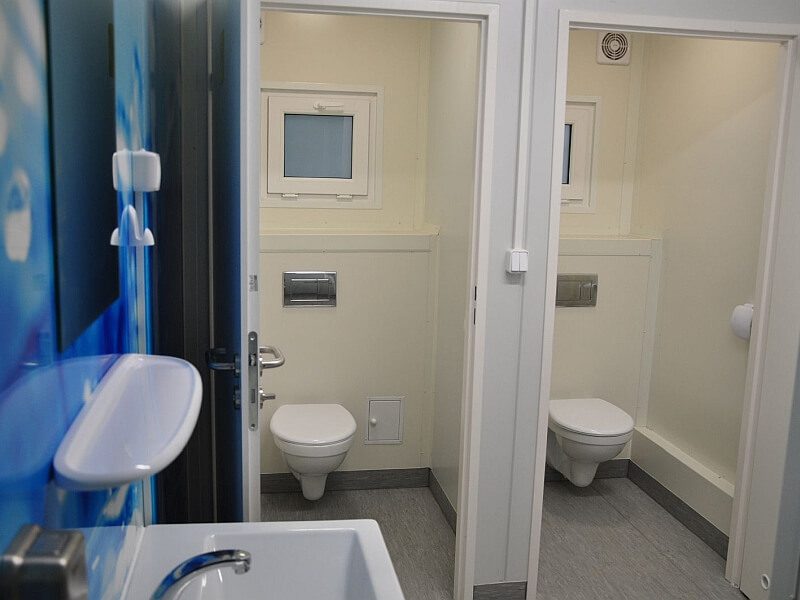 Toiletruimte in sanitaircontainer